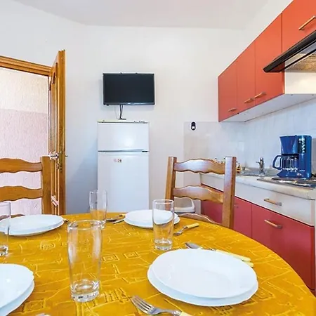 In 27037 Apartment