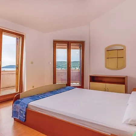 In 27037 Apartment Supetarska Draga